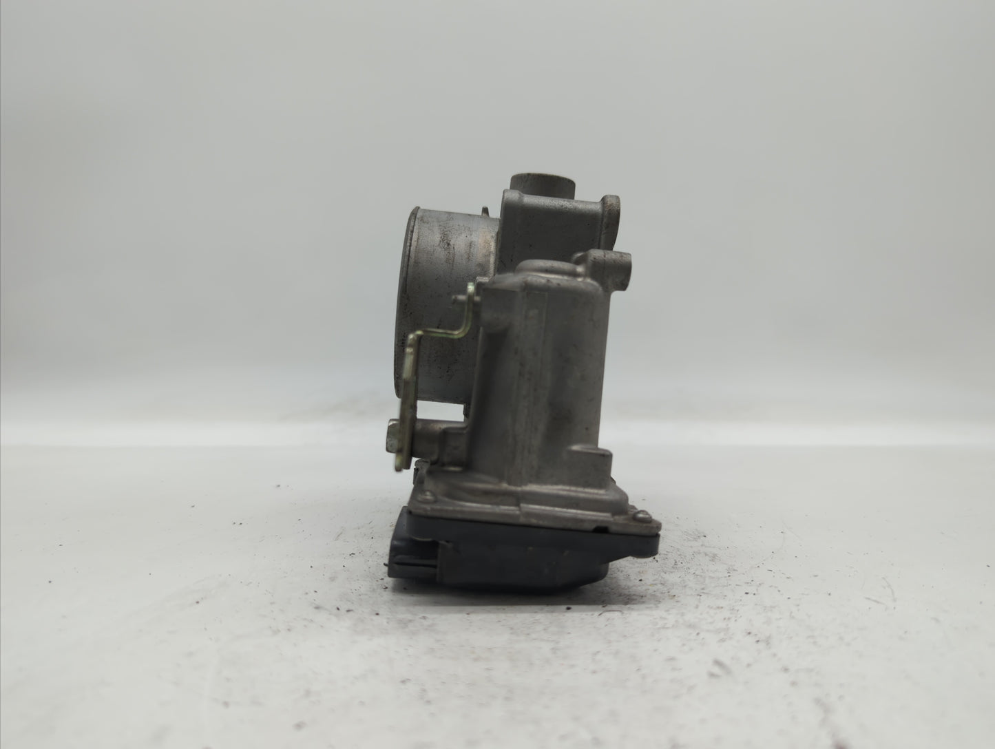2014 Mazda 6 Throttle Body P/N:PY01 13 640 A Fits OEM Used Auto Parts - Oemusedautoparts1.com