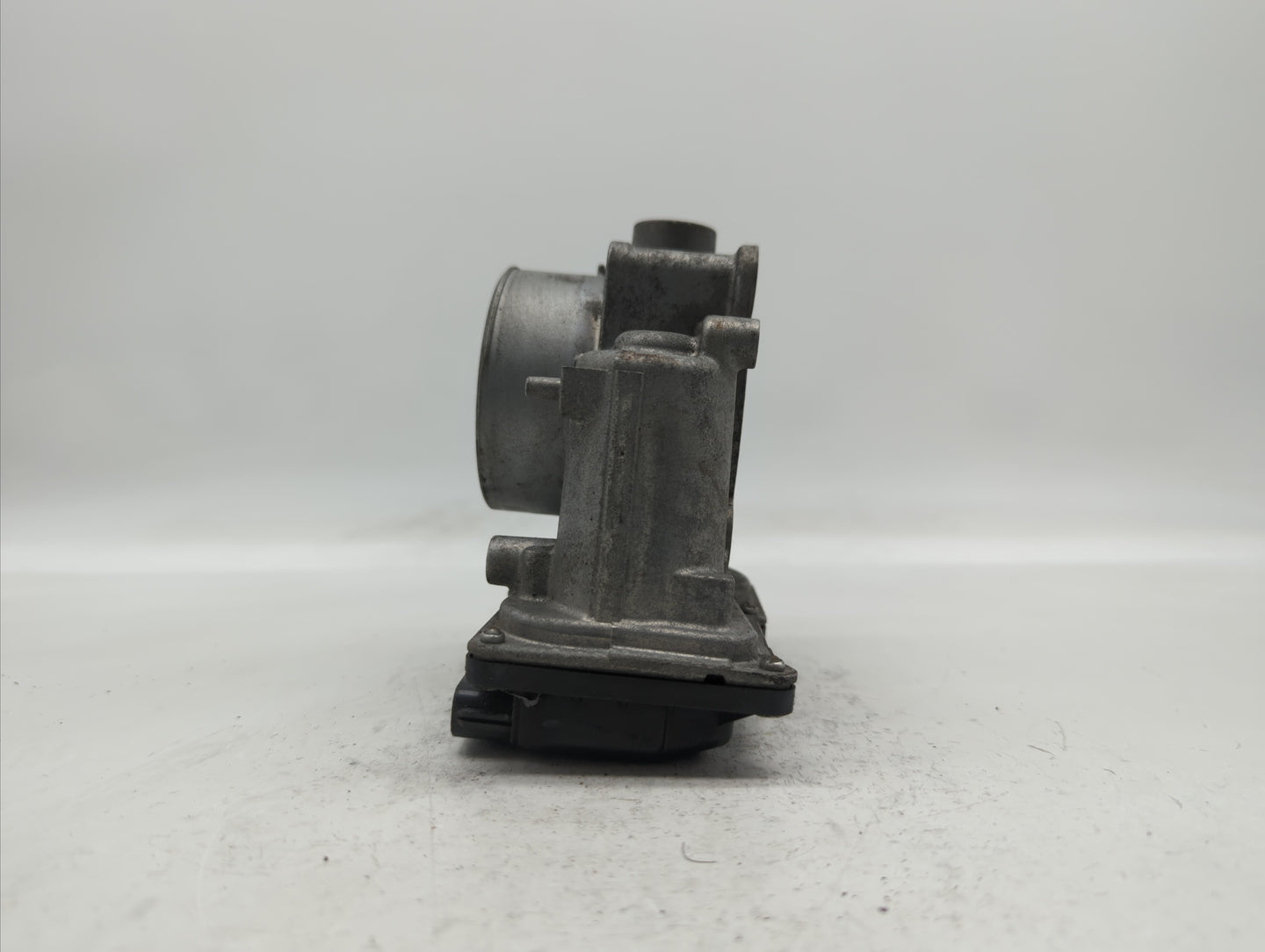 2014 Mazda 6 Throttle Body P/N:PY01 13 640 A Fits OEM Used Auto Parts - Oemusedautoparts1.com
