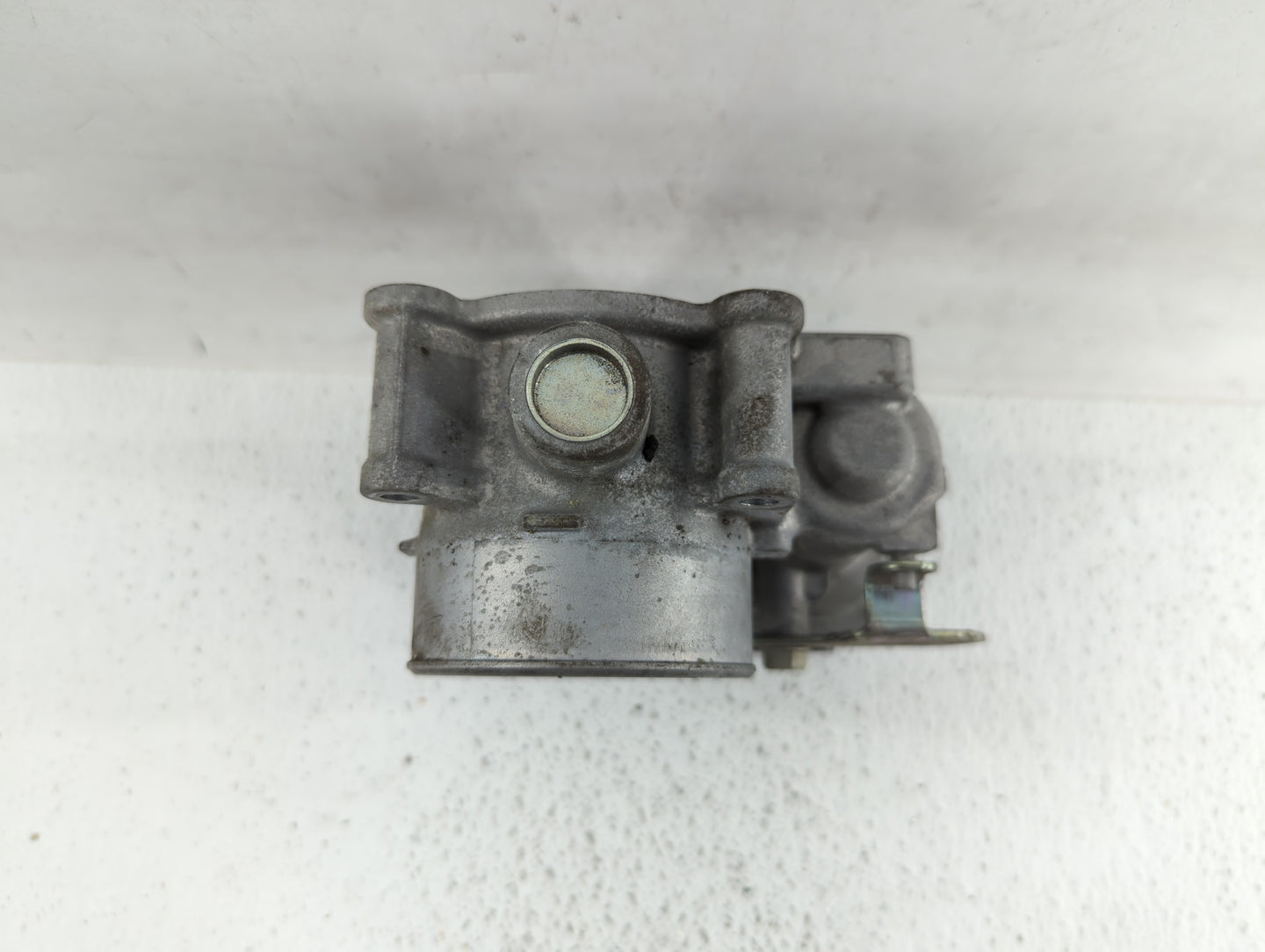2014 Mazda Cx-5 Throttle Body P/N:PY01 13 640 A Fits OEM Used Auto Parts - Oemusedautoparts1.com