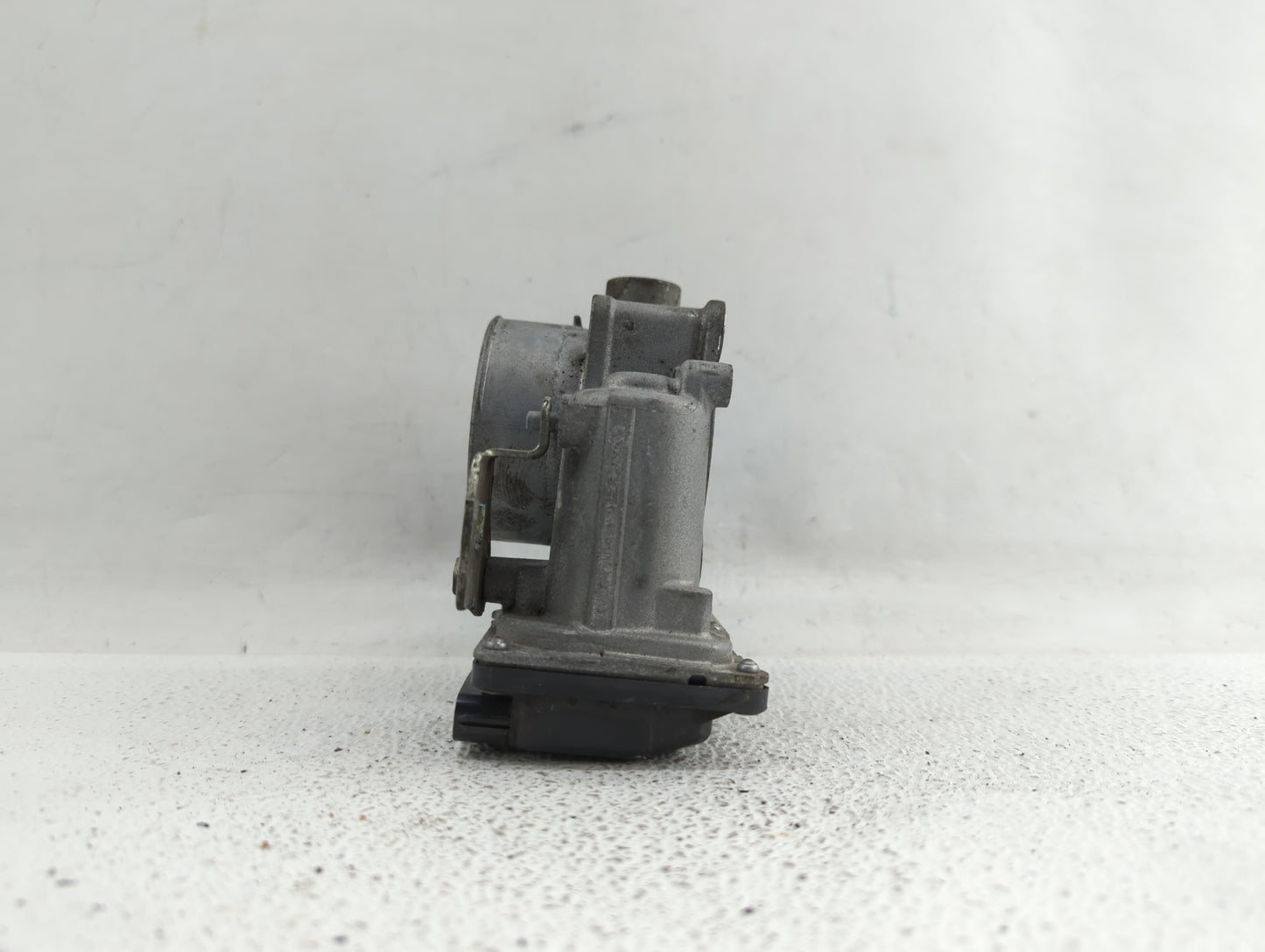 2014 Mazda Cx-5 Throttle Body P/N:PY01 13 640 A Fits OEM Used Auto Parts - Oemusedautoparts1.com