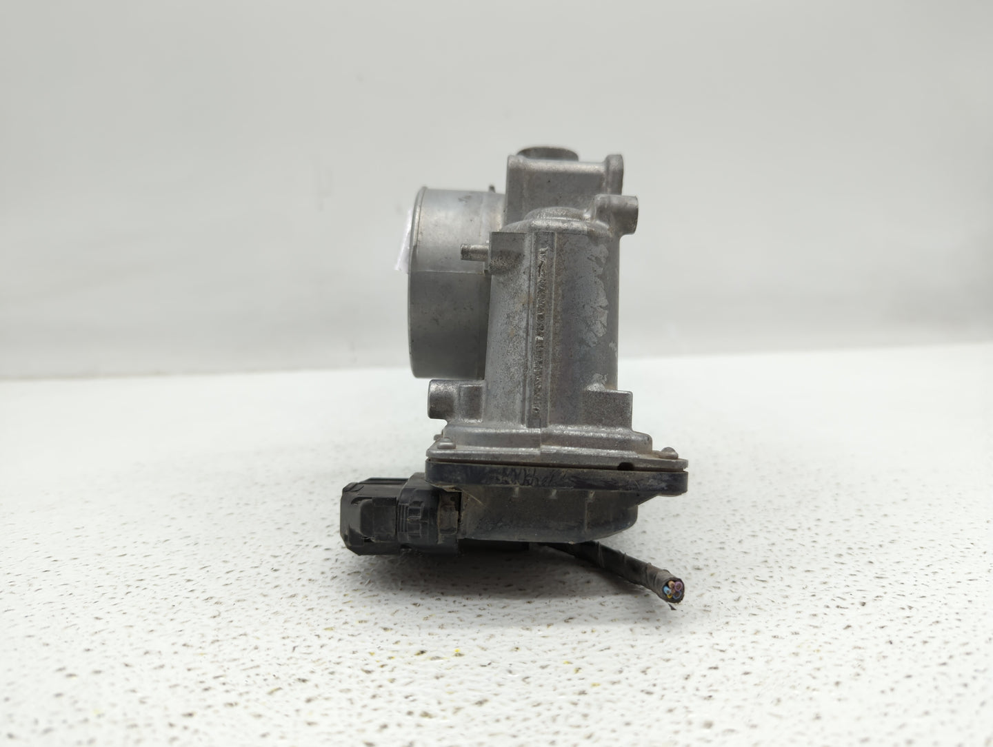 2014 Mazda Cx-5 Throttle Body P/N:K4238 13 640 A 12681472AA, PY01 13 640 A Fits OEM Used Auto Parts - Oemusedautoparts1.com