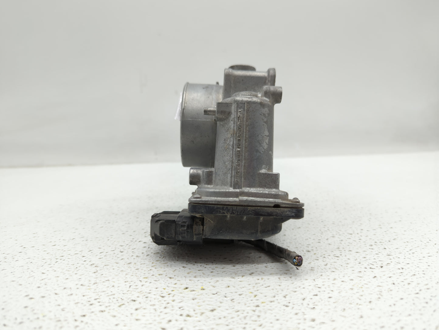 2014 Mazda Cx-5 Throttle Body P/N:K4238 13 640 A 12681472AA, PY01 13 640 A Fits OEM Used Auto Parts - Oemusedautoparts1.com