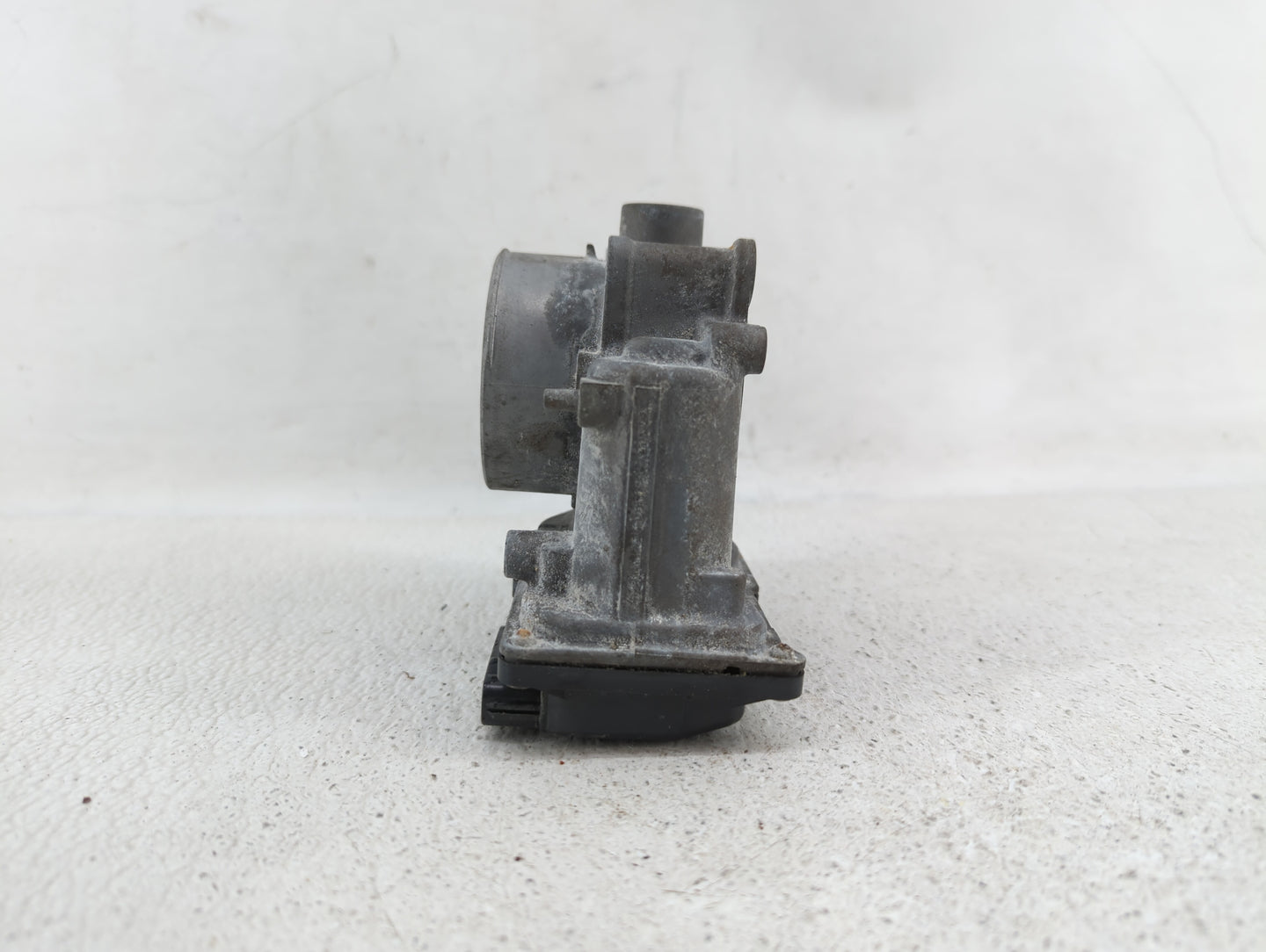 2014 Mazda Cx-5 Throttle Body P/N:K4238 13 640 A 12681472AA, PY01 13 640 A Fits OEM Used Auto Parts - Oemusedautoparts1.com