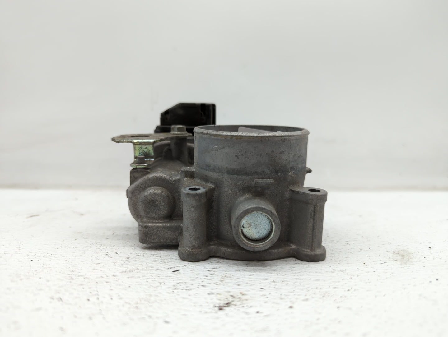2014 Mazda Cx-5 Throttle Body P/N:K4238 13 640 A 12681472AA, PY01 13 640 A Fits OEM Used Auto Parts - Oemusedautoparts1.com
