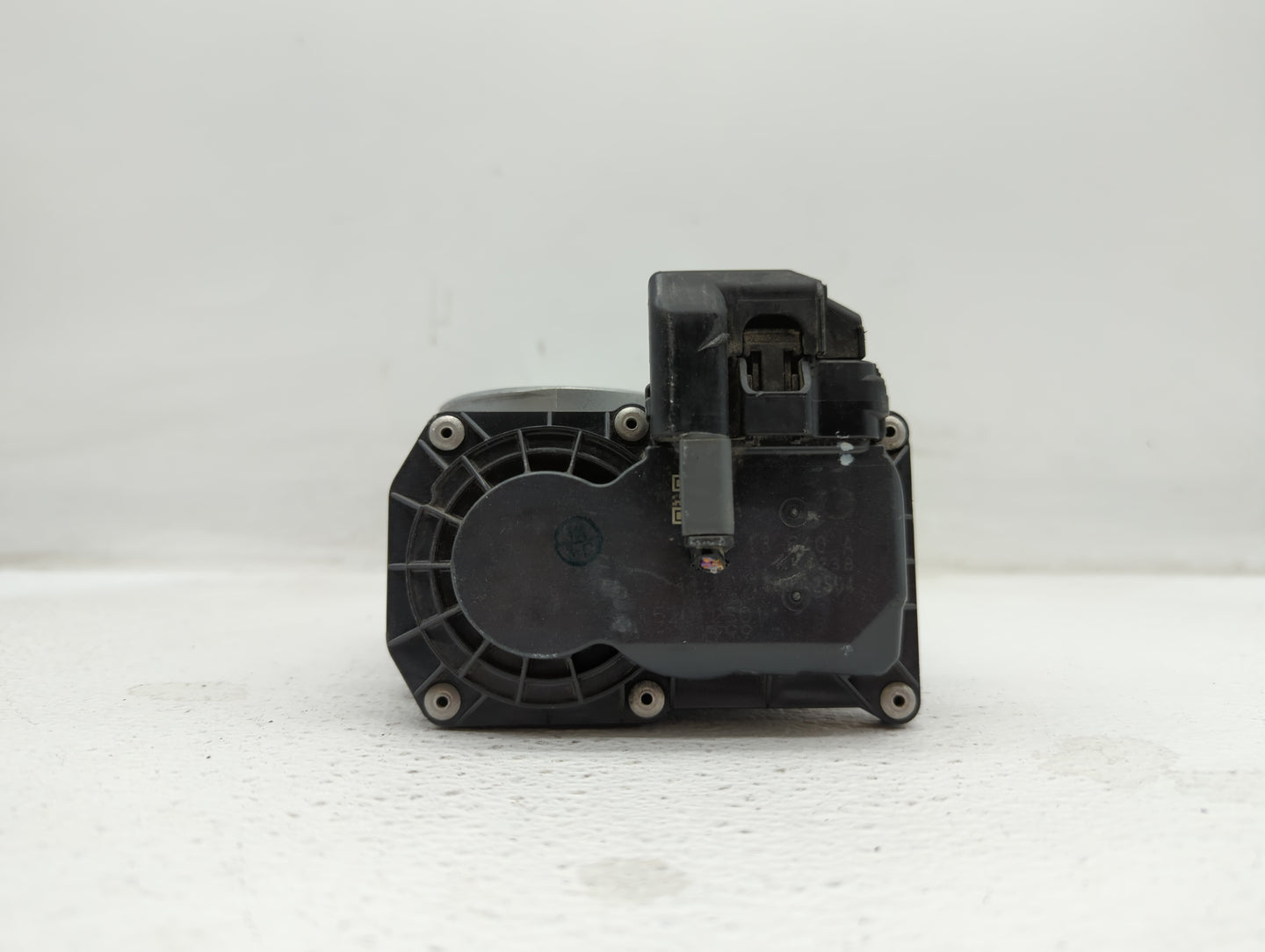 2014 Mazda Cx-5 Throttle Body P/N:13 640 A K4238 13 640 A, 12681472AA, PY01 13 640 A Fits OEM Used Auto Parts - Oemusedautop