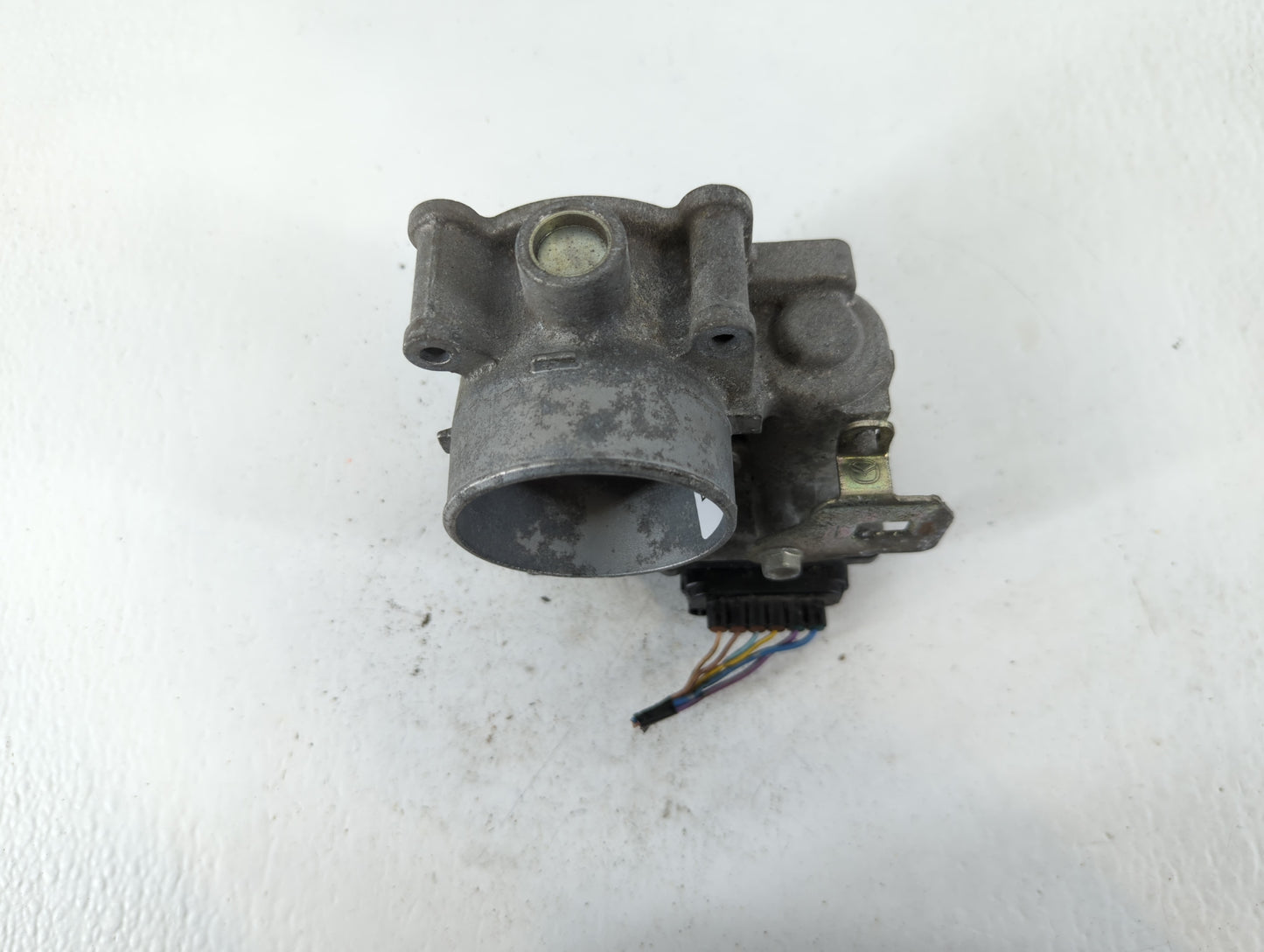 2014-2017 Mazda Cx-5 Throttle Body P/N:152006Q11 1831 C2041, PY01 13 640 A Fits Fits 2014 2015 2016 2017 2018 OEM Used Auto 