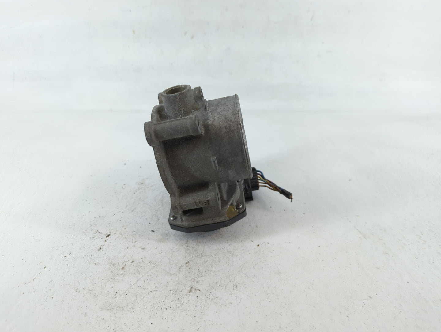 2014-2017 Mazda Cx-5 Throttle Body P/N:152006Q11 1831 C2041, PY01 13 640 A Fits Fits 2014 2015 2016 2017 2018 OEM Used Auto 