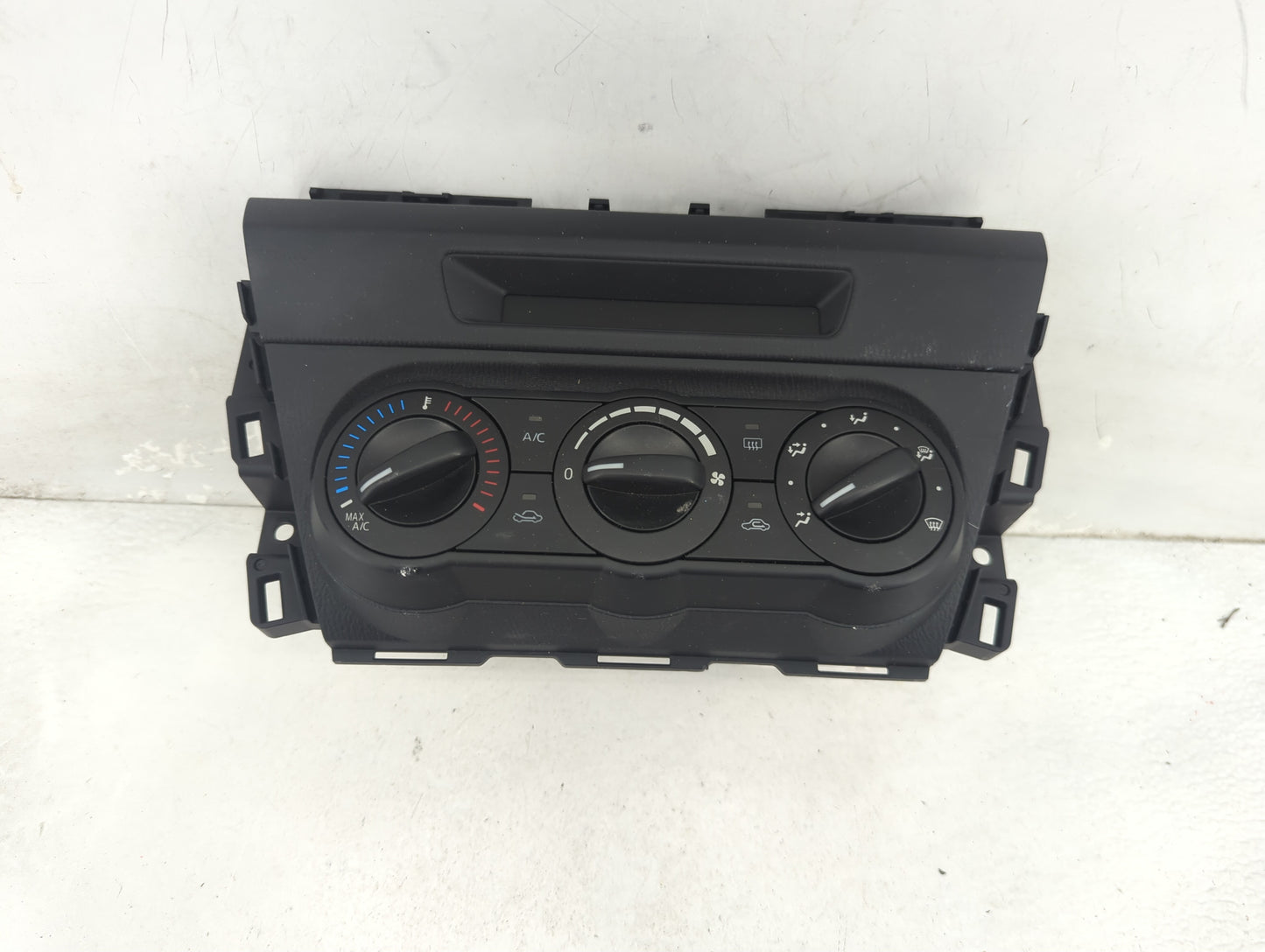 2014 Mazda Mazda3 Climate Control Module Temperature AC/Heater Replacement P/N:BHN1 0600506 Fits Fits 2015 2016 OEM Used Aut