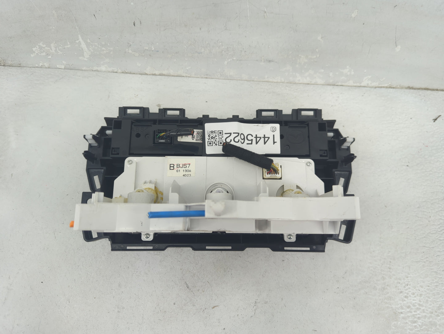 2014 Mazda Mazda3 Climate Control Module Temperature AC/Heater Replacement P/N:BHN1 0600506 Fits Fits 2015 2016 OEM Used Aut