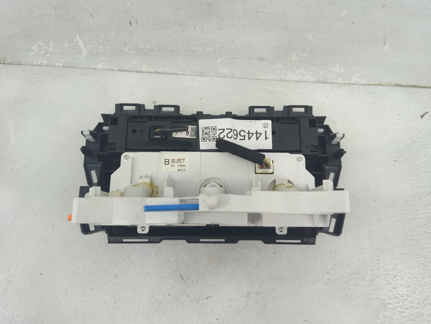 2014 Mazda Mazda3 Climate Control Module Temperature AC/Heater Replacement P/N:BHN1 0600506 Fits Fits 2015 2016 OEM Used Aut