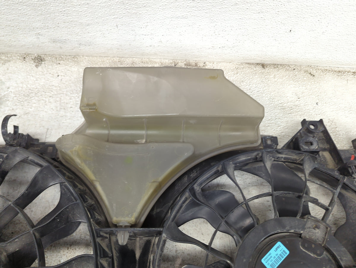 2014 Mazda Mazda3 Electric Radiator Cooling Fan Motor Assembly P/N:A005450 A005449 Fits Fits 2015 2016 2017 2018 OEM Used Au