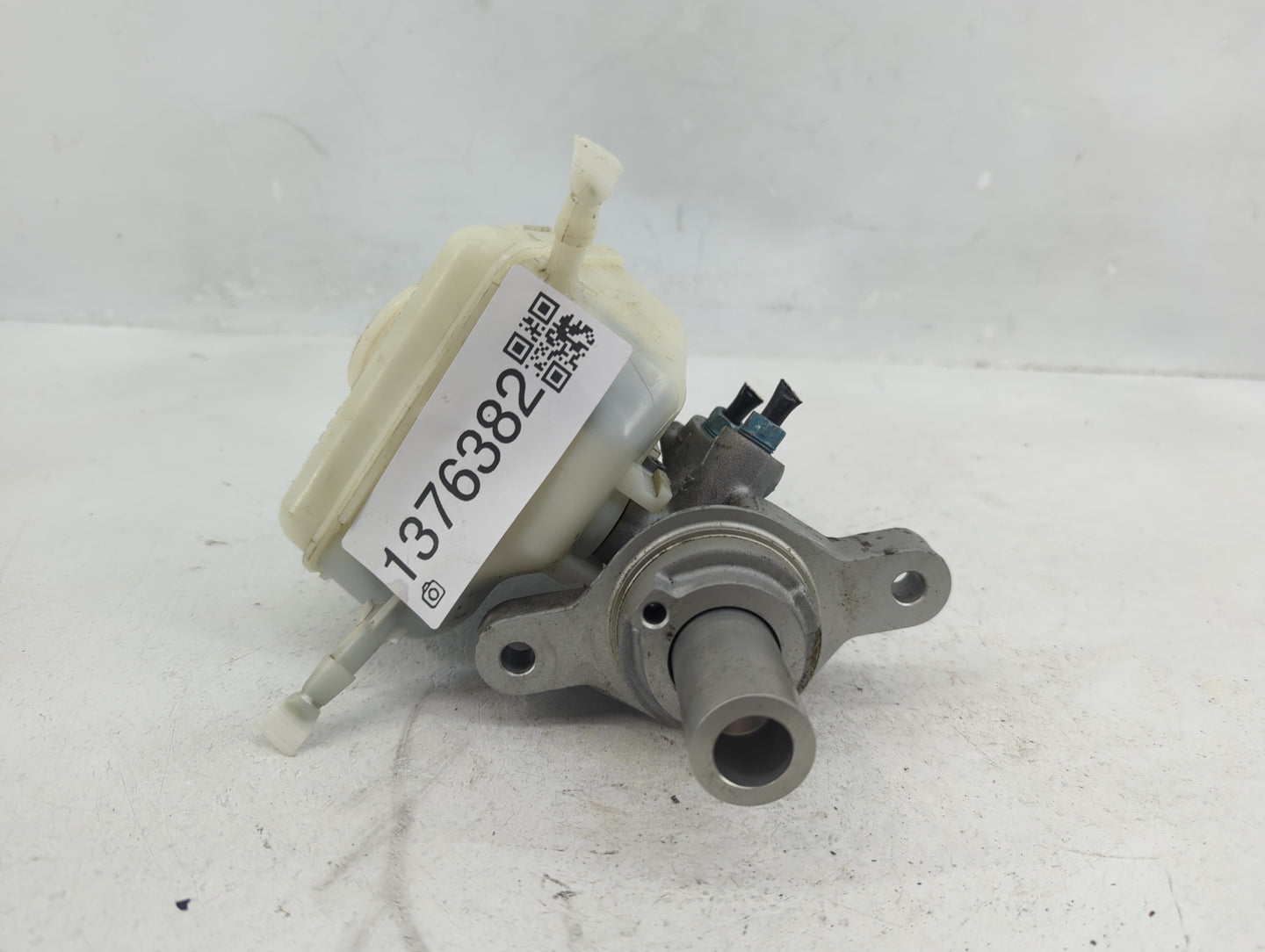 Mercedes-benz 320 Brake Master Cylinder - Oemusedautoparts1.com