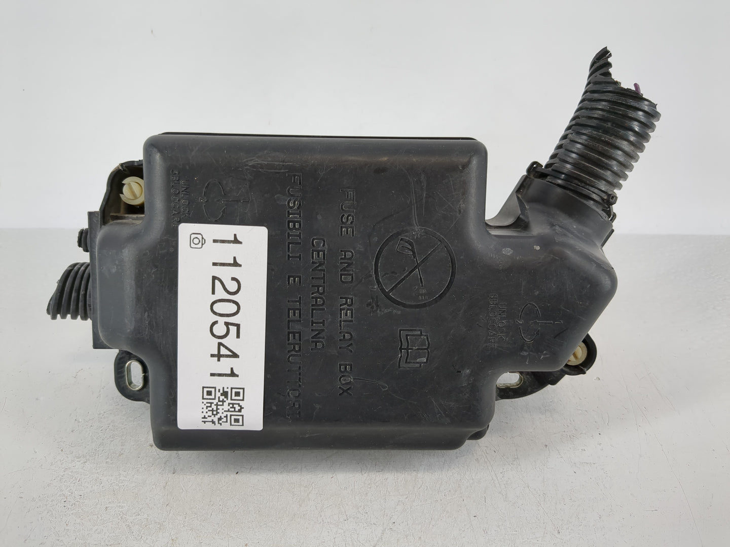 2014 Mercedes-Benz 500 K Fusebox Fuse Box Panel Relay Module P/N:51890355 Fits OEM Used Auto Parts - Oemusedautoparts1.com