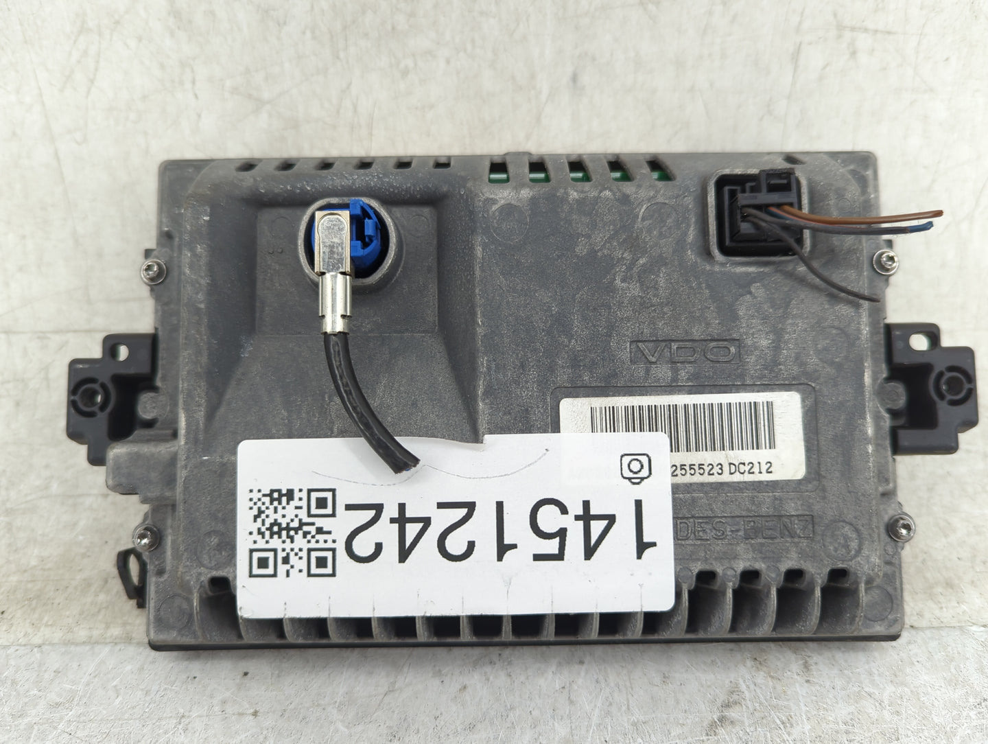 Mercedes-benz C-class Information Display Screen - Oemusedautoparts1.com