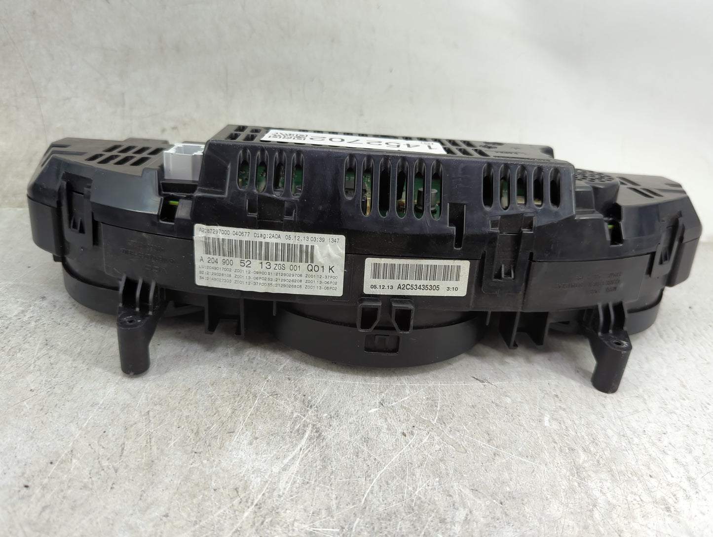 2014 Mercedes-Benz C-Class Instrument Cluster Speedometer Gauges P/N:A2049005213 A2C53435305, A2C87297000 Miles:57K Fits OEM