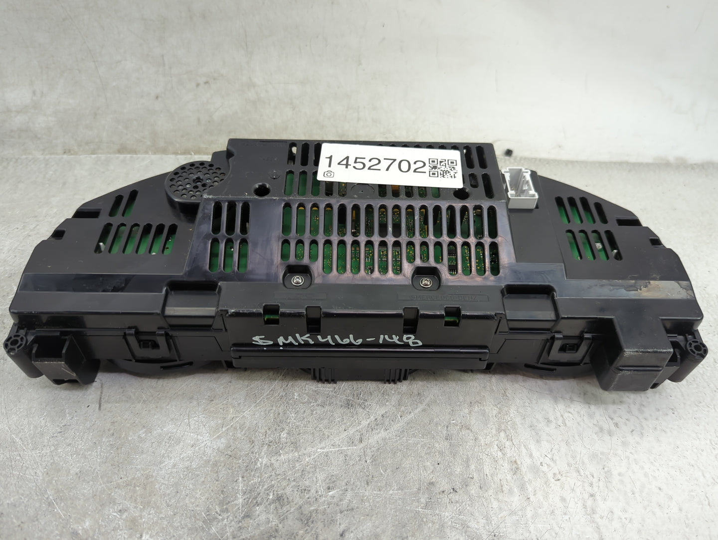 2014 Mercedes-Benz C-Class Instrument Cluster Speedometer Gauges P/N:A2049005213 A2C53435305, A2C87297000 Miles:57K Fits OEM