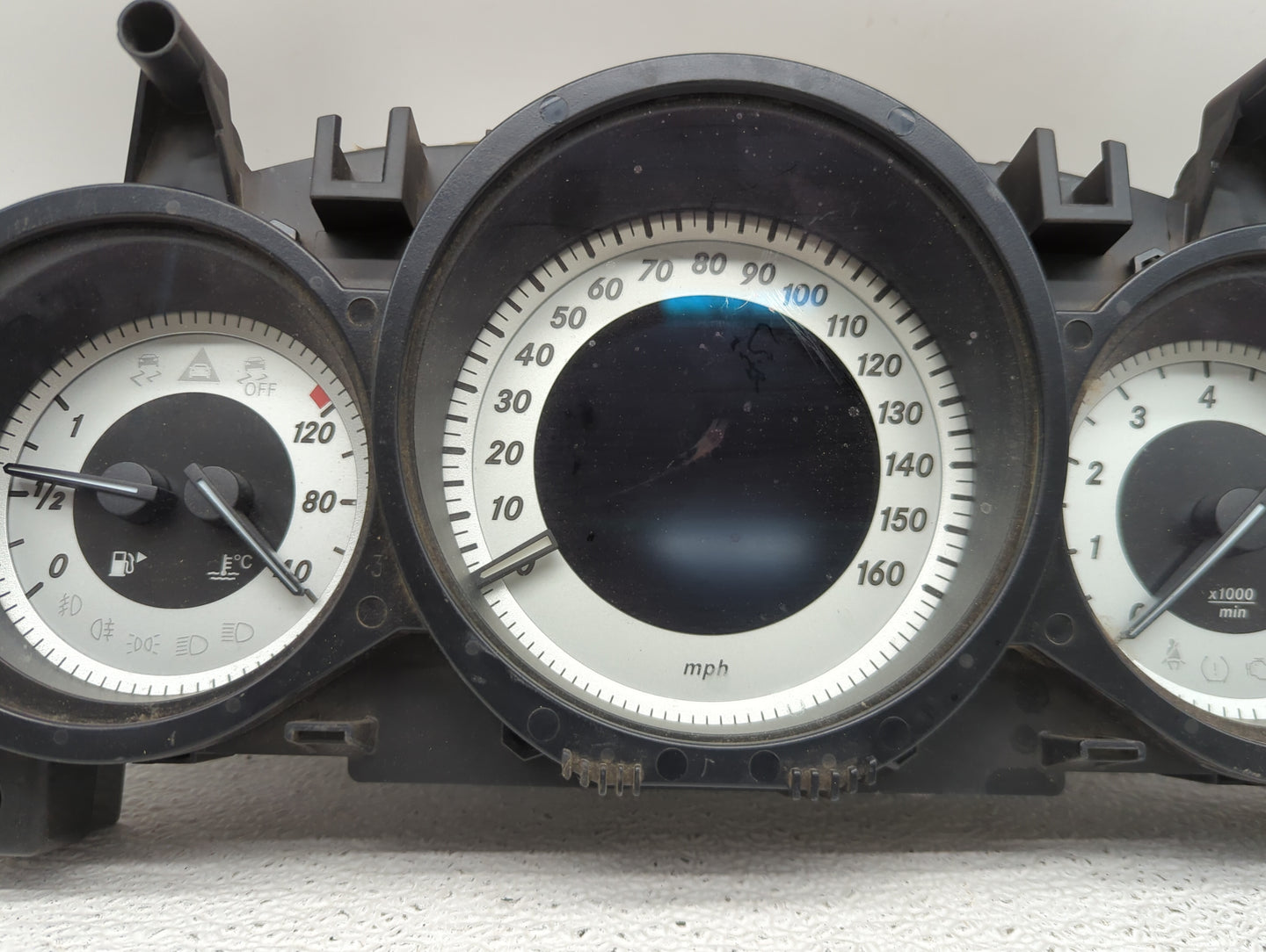 2014 Mercedes-Benz C-Class Instrument Cluster Speedometer Gauges P/N:A2049005213 A2087297000 Fits OEM Used Auto Parts - Oemu