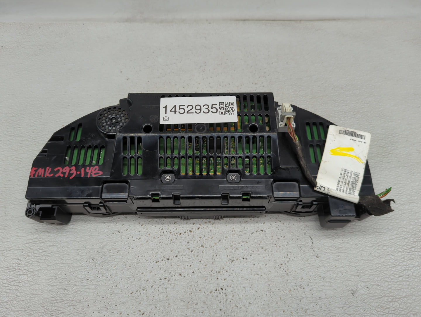 2014 Mercedes-Benz C-Class Instrument Cluster Speedometer Gauges P/N:A2049005213 A2C87297000 Fits OEM Used Auto Parts - Oemu
