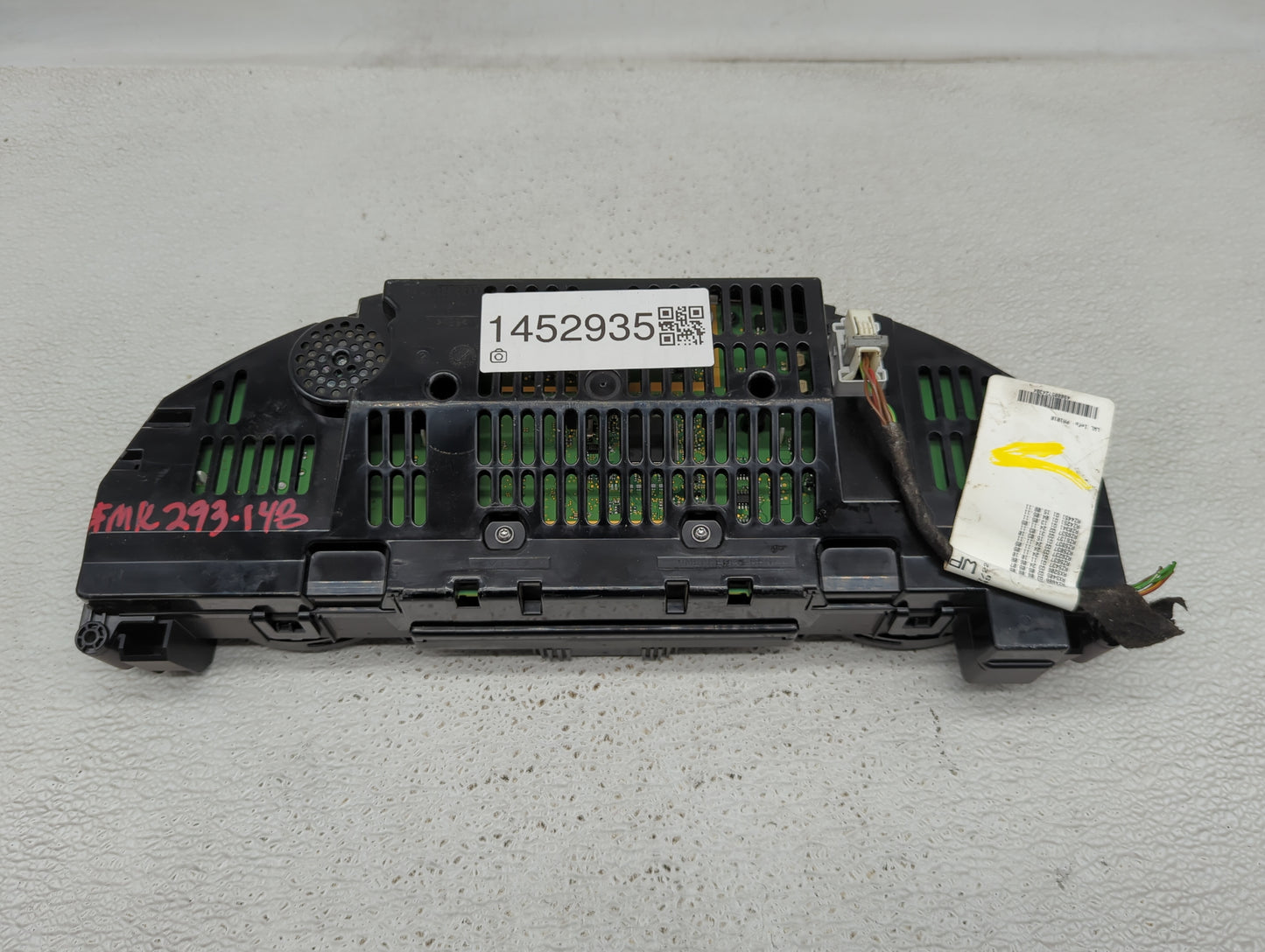2014 Mercedes-Benz C-Class Instrument Cluster Speedometer Gauges P/N:A2049005213 A2C87297000 Fits OEM Used Auto Parts - Oemu