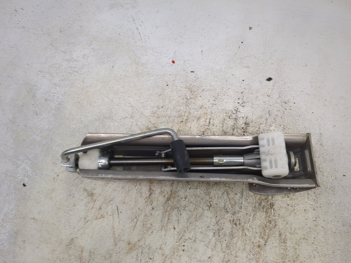2014 Mercedes-benz C-class Spare Scissor Car Jack - Oemusedautoparts1.com