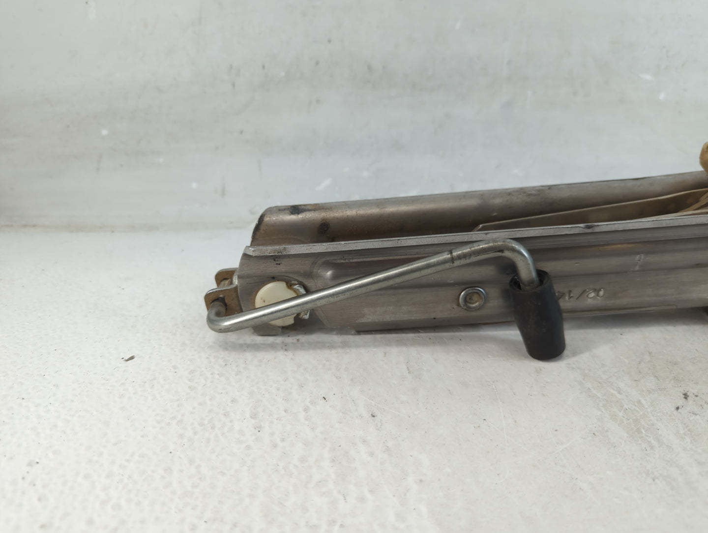 2014 Mercedes-benz C250 Spare Scissor Car Jack - Oemusedautoparts1.com