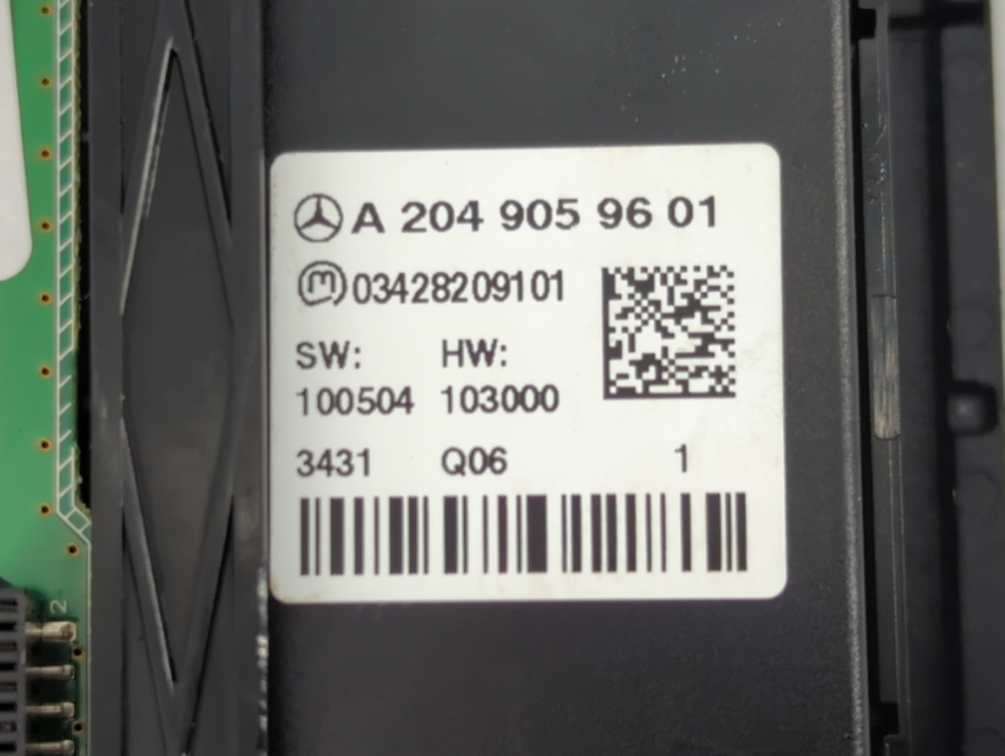 2011-2014 Mercedes-Benz C250 Radio AM FM Cd Player Receiver Replacement P/N:A 204 905 96 01 Fits OEM Used Auto Parts - Oemus