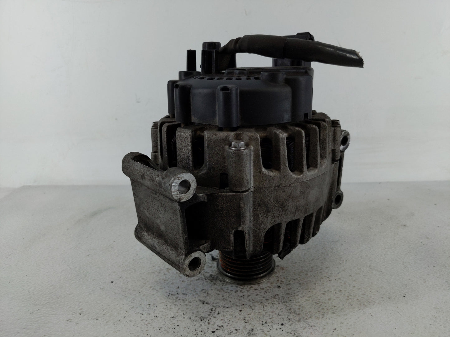 2014-2015 Mercedes-Benz C250 Alternator Replacement Generator Charging Assembly Engine OEM P/N:A 000 906 79 02 Fits Fits 201