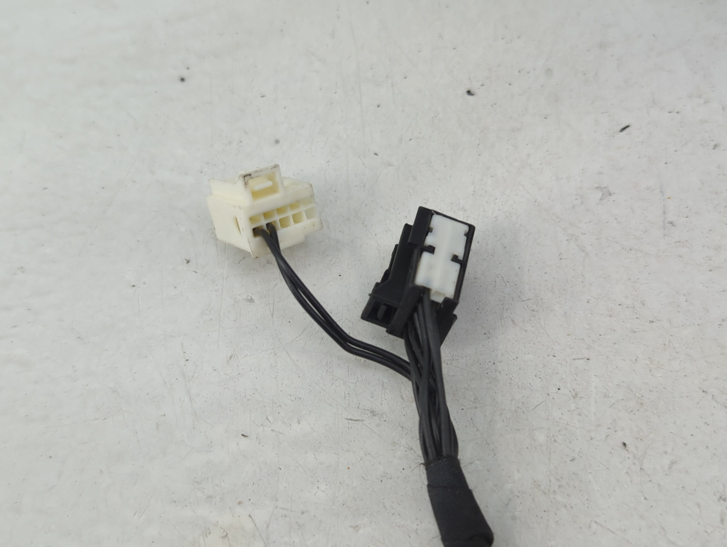 2012-2014 Mercedes-Benz C250 Driver Side View Mirror - Left Door Mirror OEM Used - Oemusedautoparts1.com