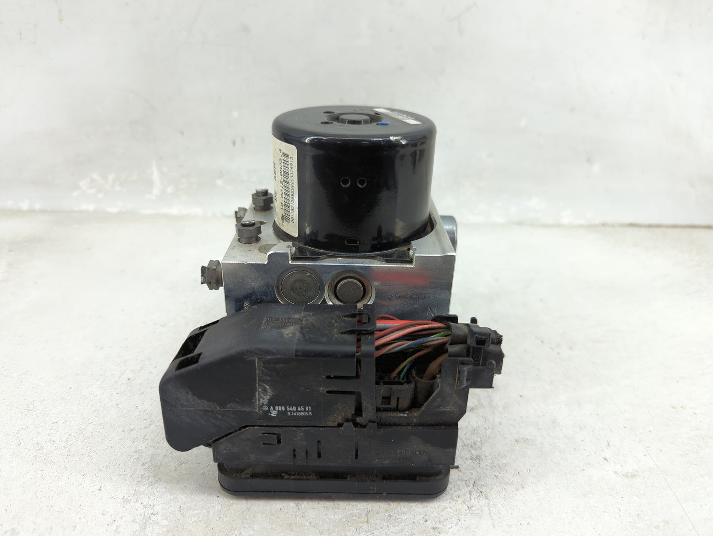 2013-2015 Mercedes-Benz C250 ABS Pump Control Module Replacement P/N:A 172 431 42 12 Fits Fits 2013 2014 2015 OEM Used Auto 