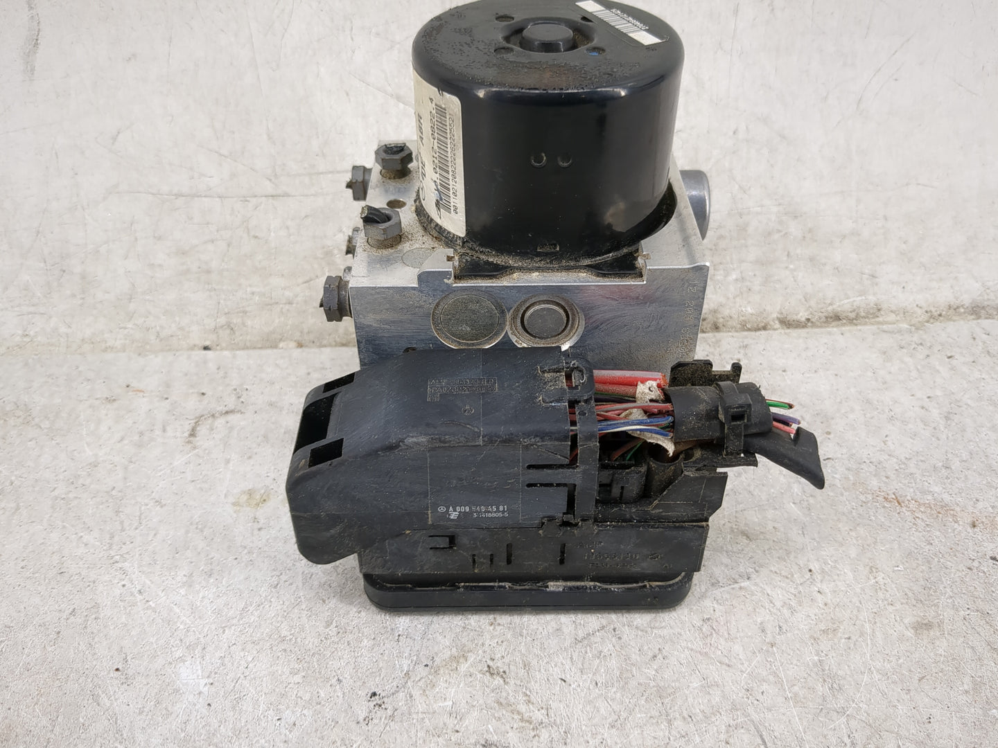 2013-2015 Mercedes-Benz C250 ABS Pump Control Module Replacement P/N:A 172 431 42 12 Fits Fits 2013 2014 2015 OEM Used Auto 