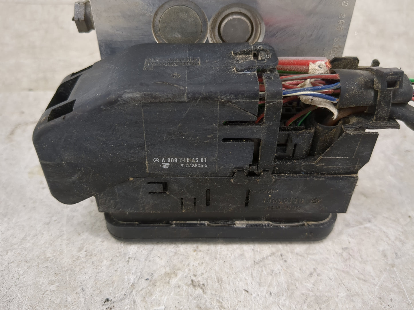 2013-2015 Mercedes-Benz C250 ABS Pump Control Module Replacement P/N:A 172 431 42 12 Fits Fits 2013 2014 2015 OEM Used Auto 
