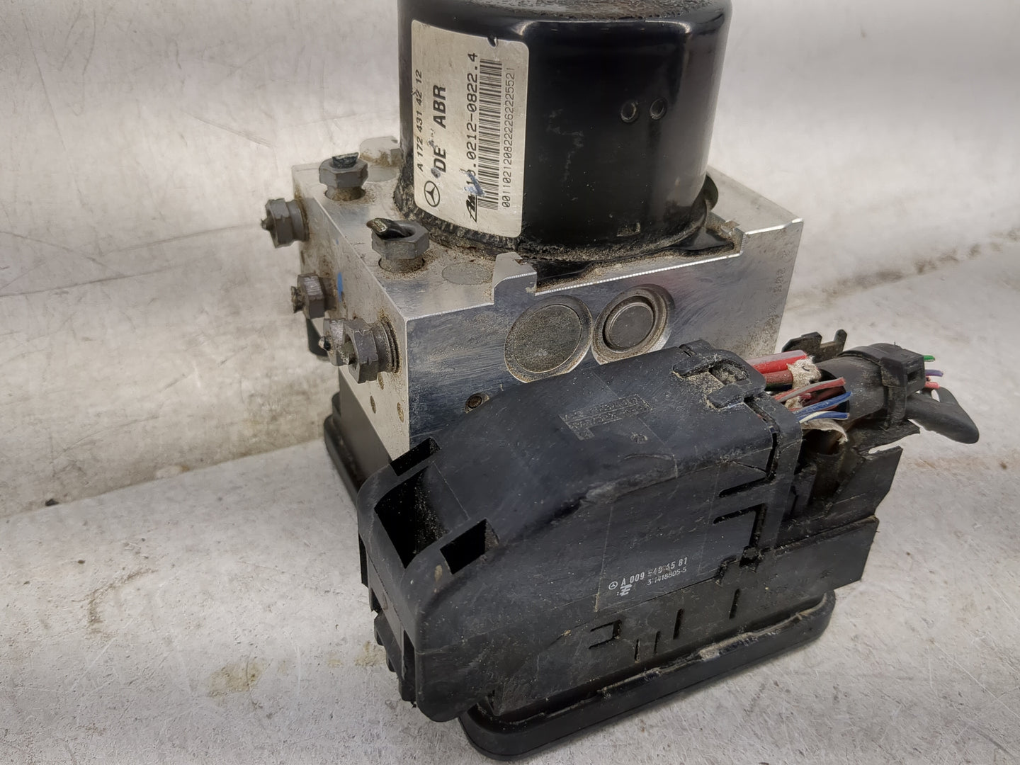 2013-2015 Mercedes-Benz C250 ABS Pump Control Module Replacement P/N:A 172 431 42 12 Fits Fits 2013 2014 2015 OEM Used Auto 