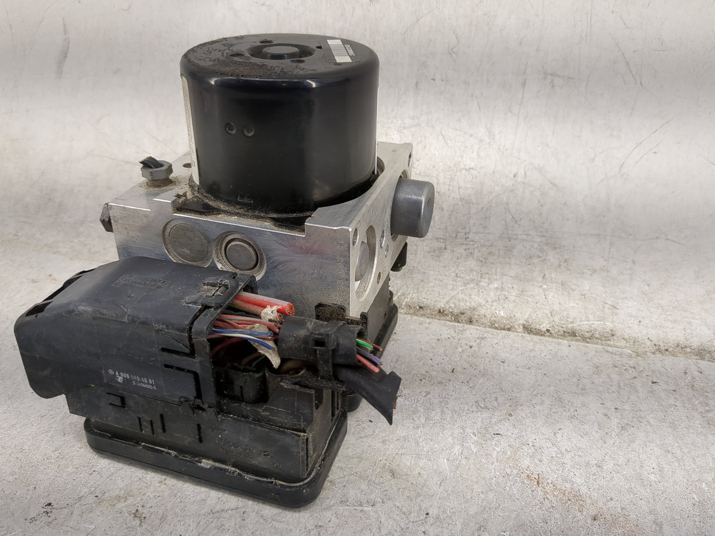 2013-2015 Mercedes-Benz C250 ABS Pump Control Module Replacement P/N:A 172 431 42 12 Fits Fits 2013 2014 2015 OEM Used Auto 