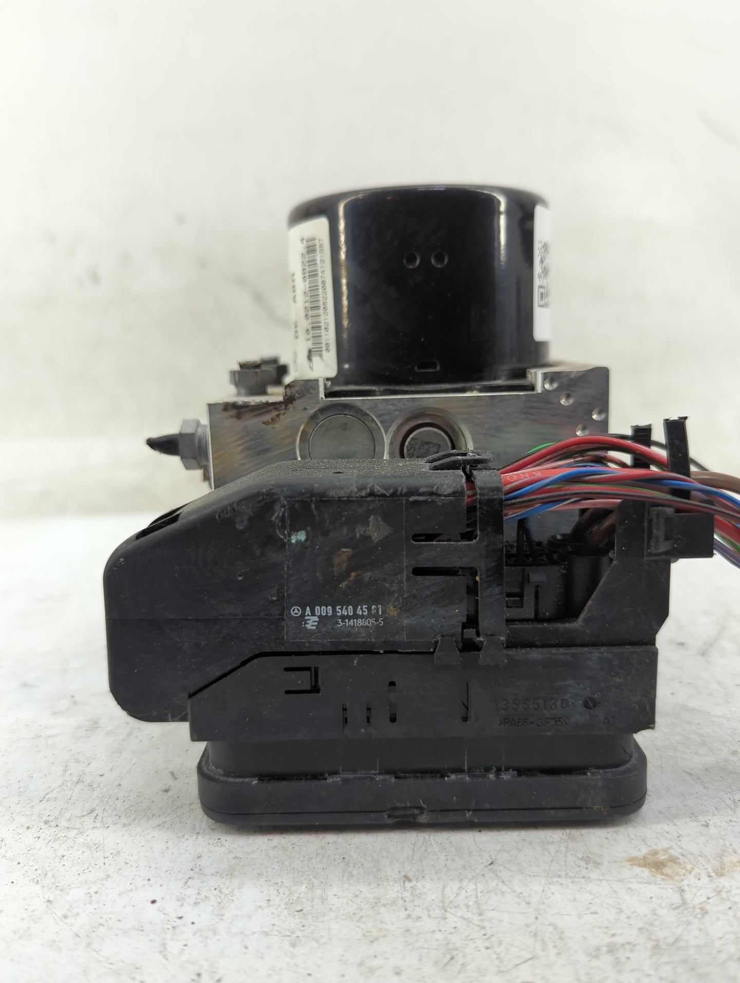 2013-2015 Mercedes-Benz C250 ABS Pump Control Module Replacement P/N:A 172 904 40 00 Fits Fits 2013 2014 2015 OEM Used Auto 