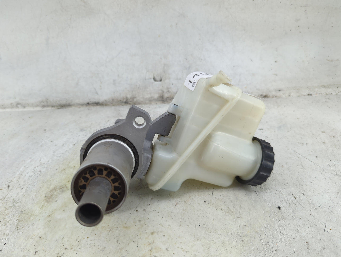 2010-2015 Mercedes-benz C250 Brake Master Cylinder 1492148 - Oemusedautoparts1.com