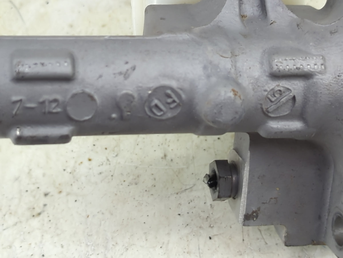 2010-2015 Mercedes-benz C250 Brake Master Cylinder 1492148 - Oemusedautoparts1.com