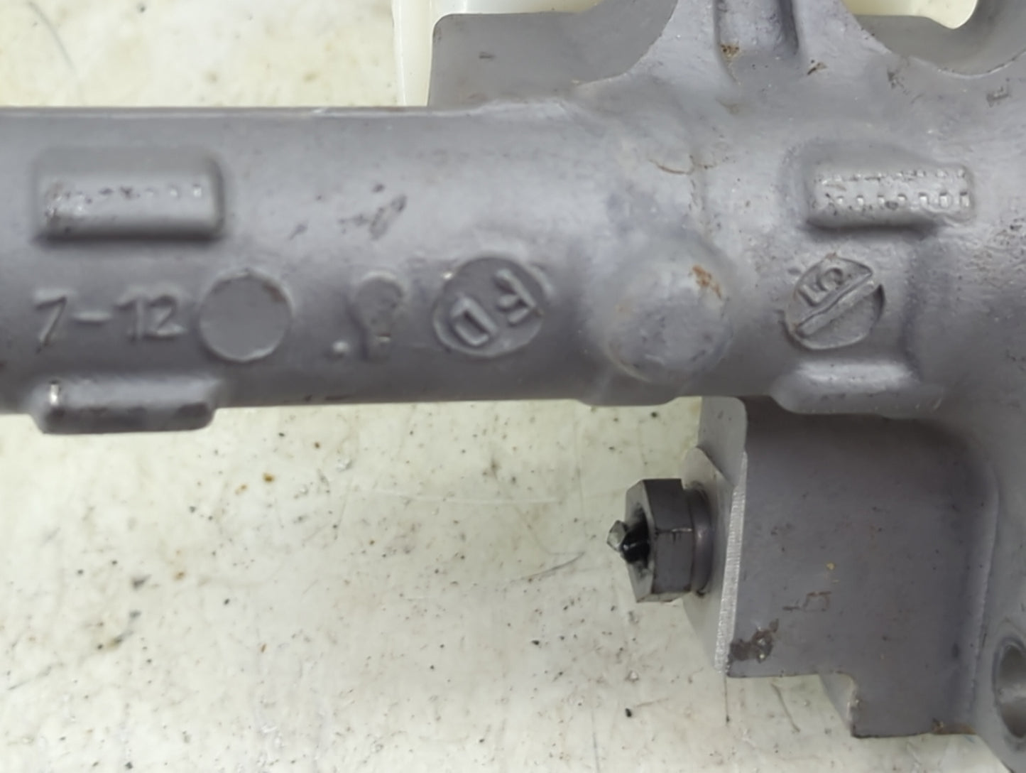 2010-2015 Mercedes-benz C250 Brake Master Cylinder 1492148 - Oemusedautoparts1.com
