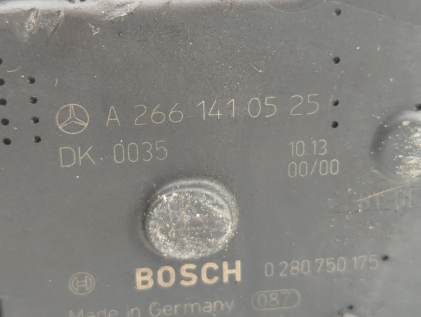 2012-2015 Mercedes-Benz C250 Throttle Body P/N:266 141 05 25 2661410525 Fits OEM Used Auto Parts - Oemusedautoparts1.com