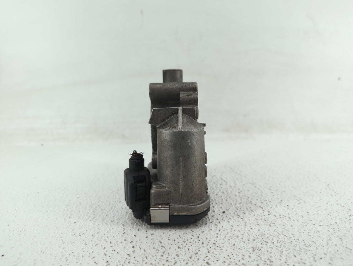2012-2015 Mercedes-Benz C250 Throttle Body P/N:266 141 05 25 2661410525 Fits OEM Used Auto Parts - Oemusedautoparts1.com