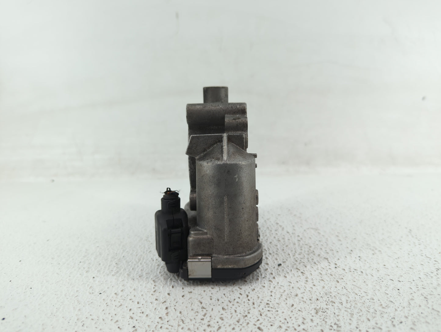 2012-2015 Mercedes-Benz C250 Throttle Body P/N:266 141 05 25 2661410525 Fits OEM Used Auto Parts - Oemusedautoparts1.com