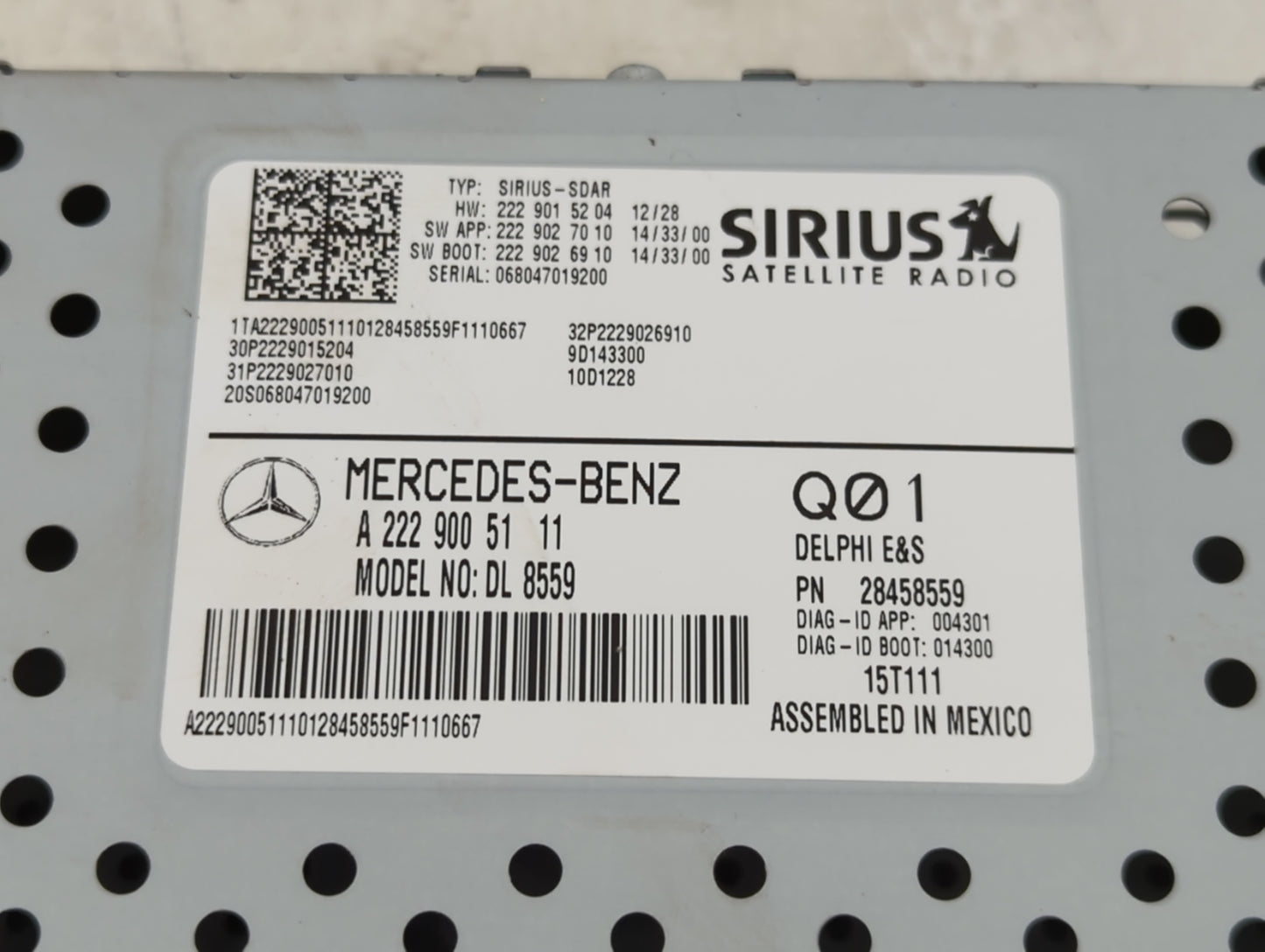 2014 Mercedes-Benz C300 Radio AM FM Cd Player Receiver Replacement P/N:A 222 900 51 11 Fits Fits 2015 OEM Used Auto Parts - 