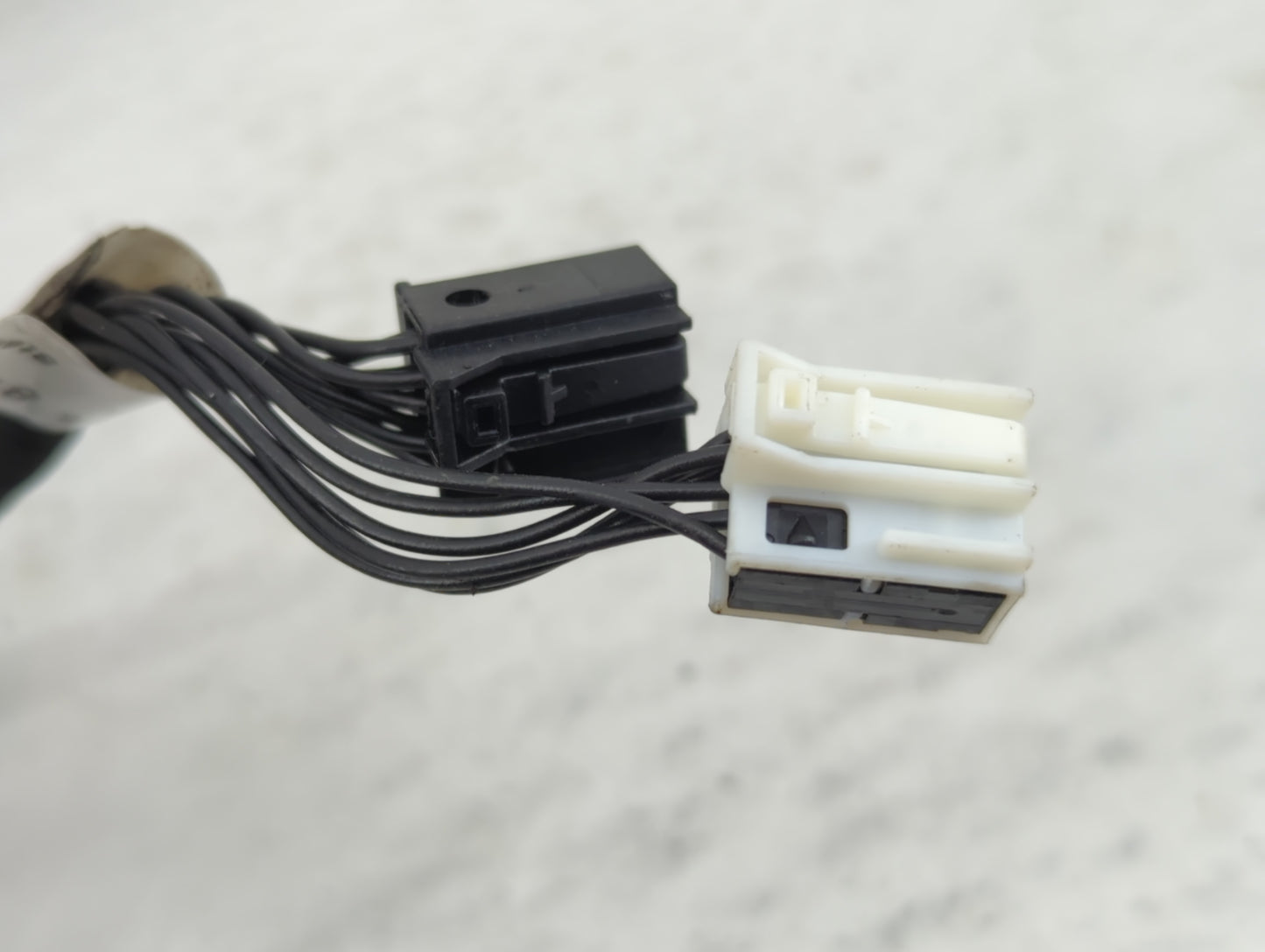 2012-2014 Mercedes-Benz C300 Driver Side View Mirror - Left Door Mirror OEM Used - Oemusedautoparts1.com