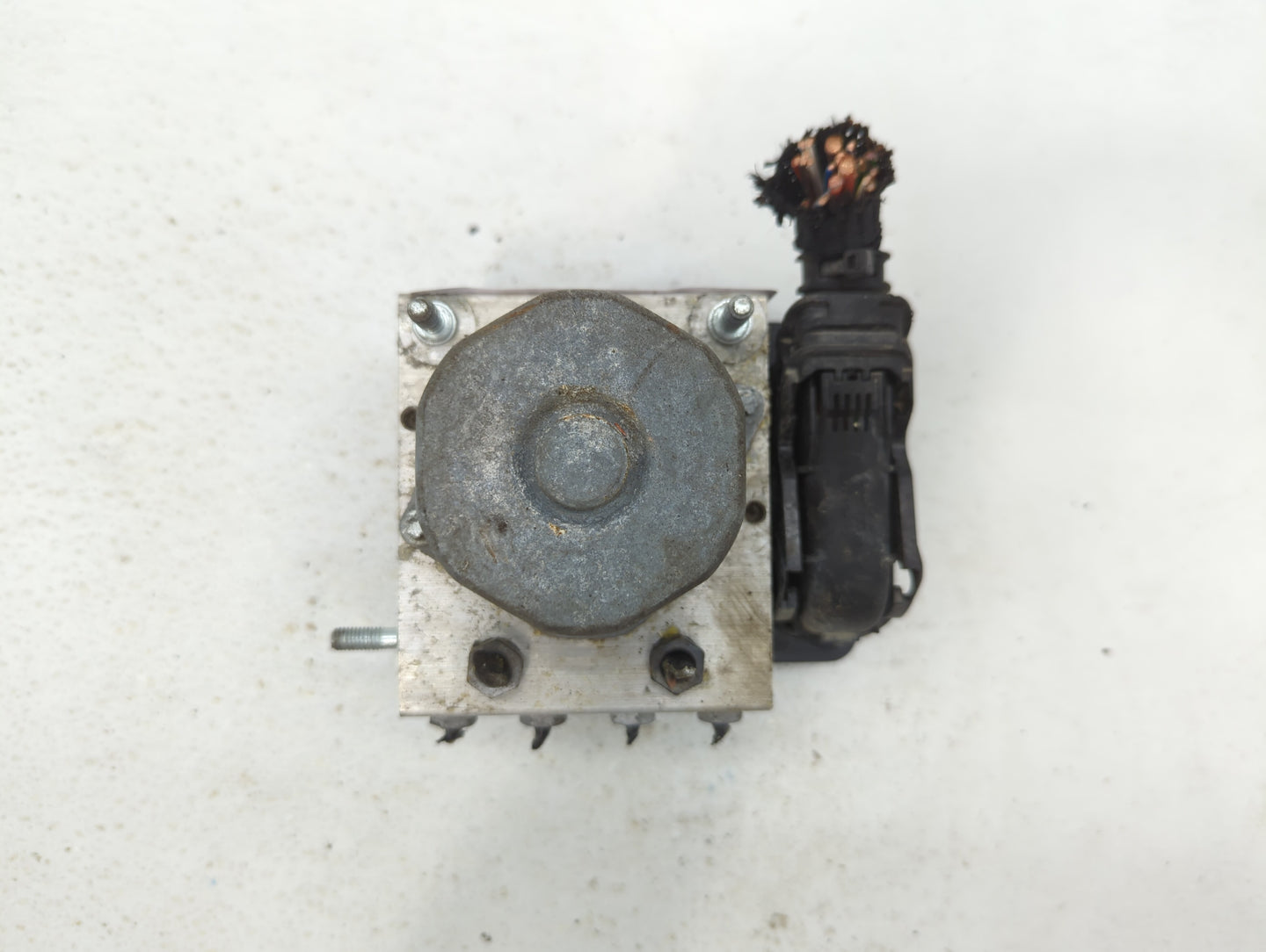 2014 Mercedes-Benz C300 ABS Pump Control Module Replacement P/N:A000 431 37 00 A009 431 64 12 Fits Fits 2015 2016 2017 2018 