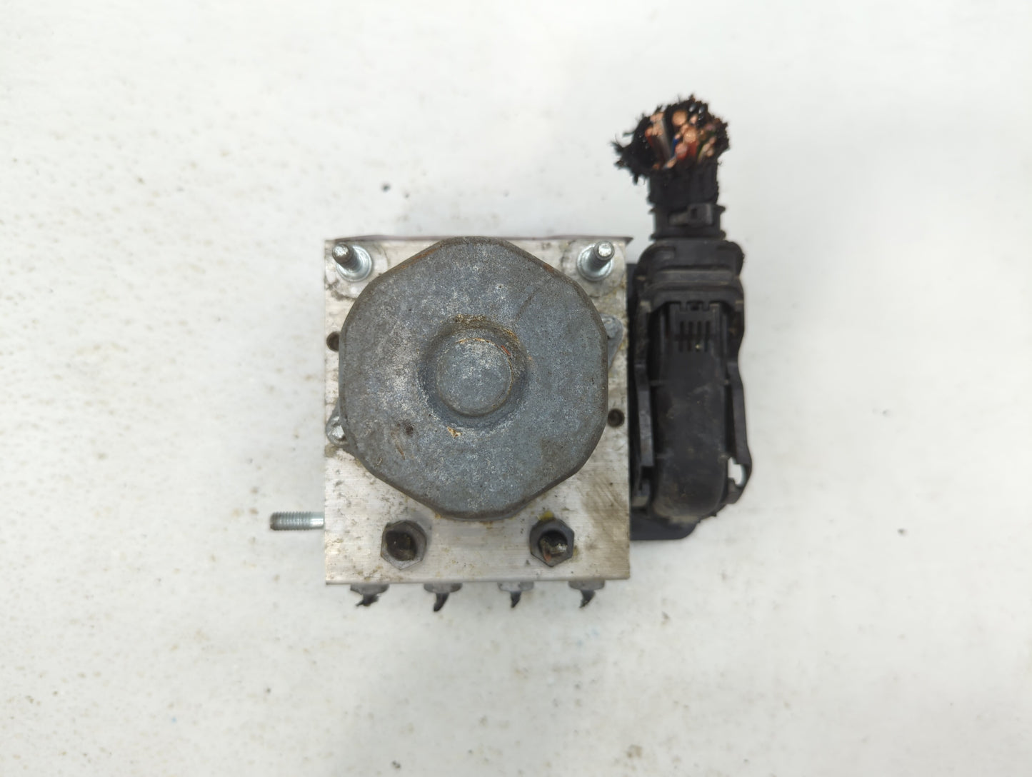 2014 Mercedes-Benz C300 ABS Pump Control Module Replacement P/N:A000 431 37 00 A009 431 64 12 Fits Fits 2015 2016 2017 2018 