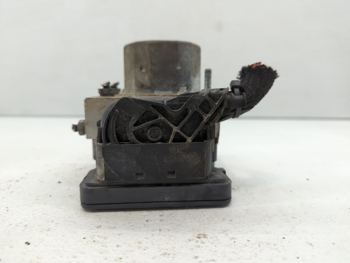 2014 Mercedes-Benz C300 ABS Pump Control Module Replacement P/N:A000 431 37 00 A009 431 64 12 Fits Fits 2015 2016 2017 2018 