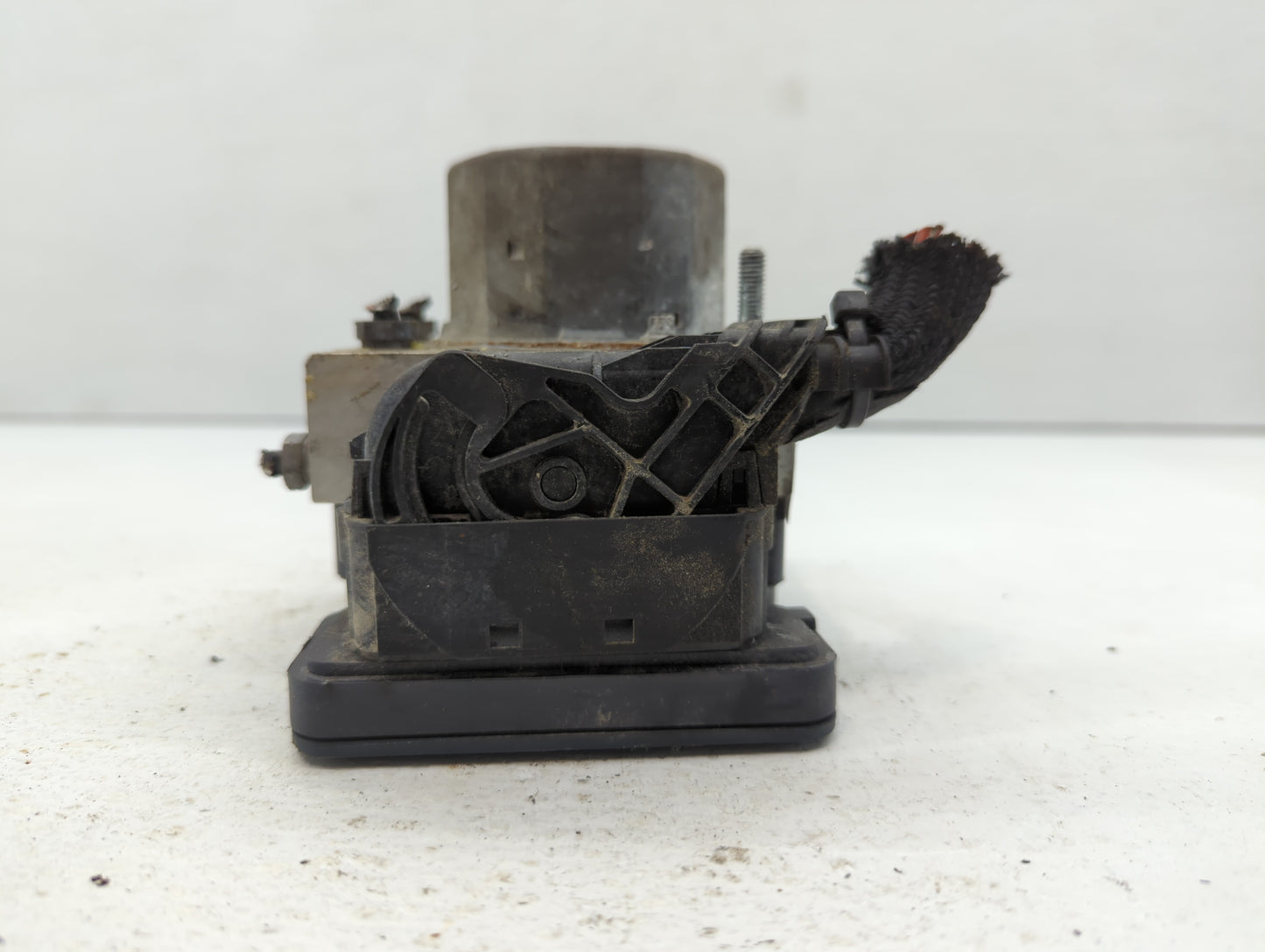2014 Mercedes-Benz C300 ABS Pump Control Module Replacement P/N:A000 431 37 00 A009 431 64 12 Fits Fits 2015 2016 2017 2018 