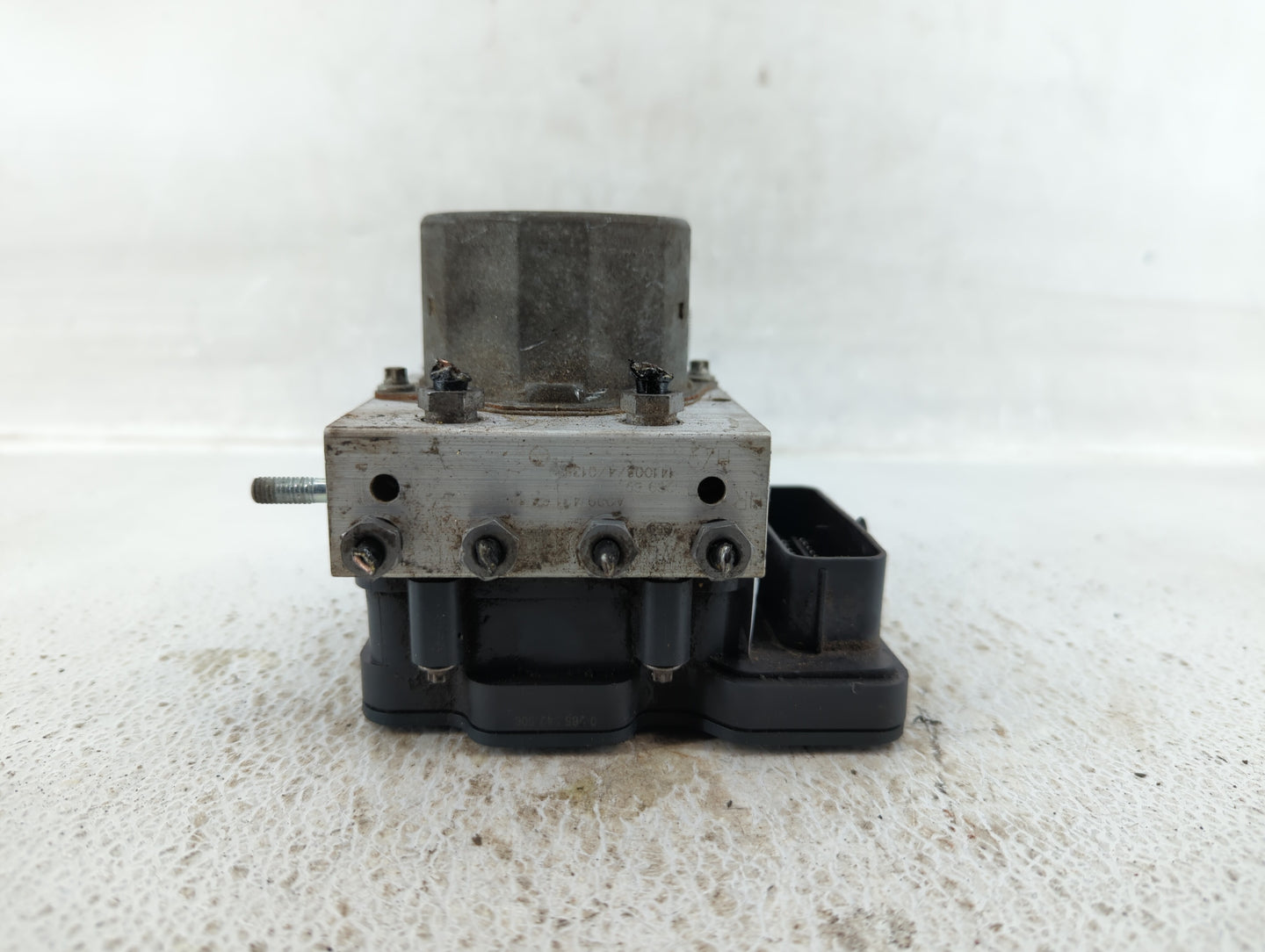 2014 Mercedes-Benz C300 ABS Pump Control Module Replacement P/N:A000 431 37 00 A009 431 64 12 Fits Fits 2015 2016 2017 2018 
