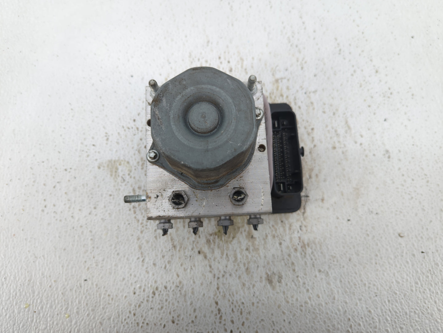 2014 Mercedes-Benz C300 ABS Pump Control Module Replacement P/N:A000 431 37 00 A009 431 64 12 Fits Fits 2015 2016 2017 2018 