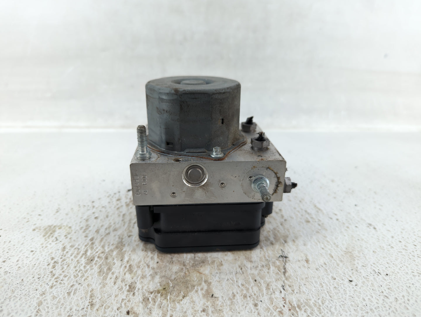 2014 Mercedes-Benz C300 ABS Pump Control Module Replacement P/N:A000 431 37 00 A009 431 64 12 Fits Fits 2015 2016 2017 2018 