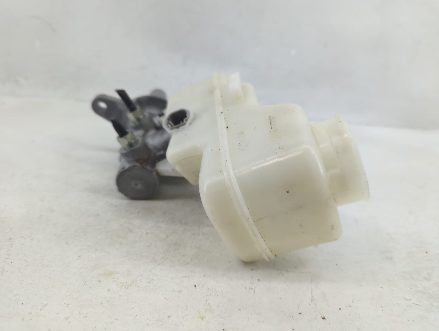 Mercedes-benz C350 Brake Master Cylinder - Oemusedautoparts1.com